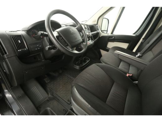 Peugeot Boxer 330 2.0 BlueHDI L2H2 Airco Camera Cruise 3 Persoons Ladder Parkeersensoren Trekhaak ActivLease financial lease