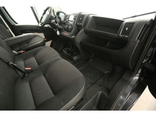 Peugeot Boxer 330 2.0 BlueHDI L2H2 Airco Camera Cruise 3 Persoons Ladder Parkeersensoren Trekhaak ActivLease financial lease