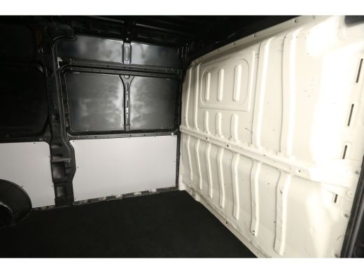 Peugeot Boxer 330 2.0 BlueHDI L2H2 Airco Camera Cruise 3 Persoons Ladder Parkeersensoren Trekhaak ActivLease financial lease