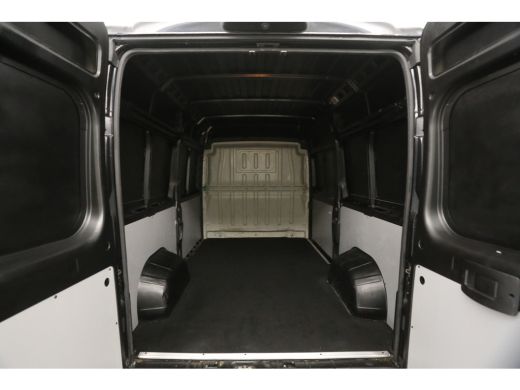 Peugeot Boxer 330 2.0 BlueHDI L2H2 Airco Camera Cruise 3 Persoons Ladder Parkeersensoren Trekhaak ActivLease financial lease