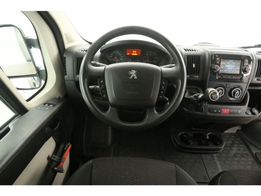 Peugeot Boxer 330 2.0 BlueHDI L2H2 Airco Camera Cruise 3 Persoons Ladder Parkeersensoren Trekhaak ActivLease financial lease