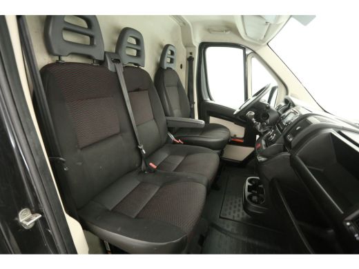 Peugeot Boxer 330 2.0 BlueHDI L2H2 Airco Camera Cruise 3 Persoons Ladder Parkeersensoren Trekhaak ActivLease financial lease