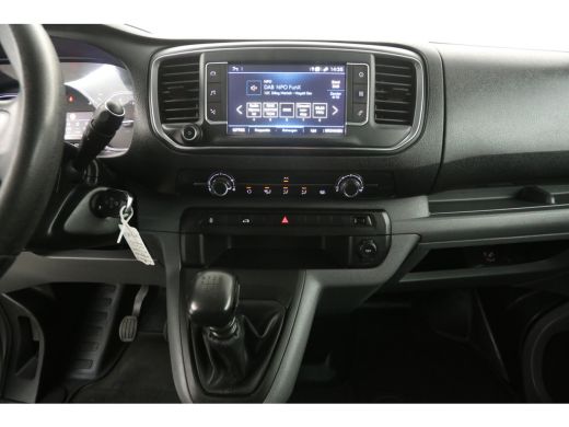 Peugeot Expert 1.5 BlueHDI L1H1 Airco Cruise Carplay LED Head-up Display Trekhaak Navi PDC 3 Persoons 17"LMV ActivLease financial lease