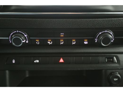 Peugeot Expert 1.5 BlueHDI L1H1 Airco Cruise Carplay LED Head-up Display Trekhaak Navi PDC 3 Persoons 17"LMV ActivLease financial lease