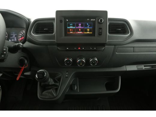 Renault Master T35 2.3 dCi 135 L3H2 NIEUW | BPM VRIJ | Airco Cruise Camera Navigatie PDC 3 Persoons LED Trekhaak ActivLease financial lease
