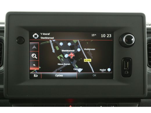Renault Master T35 2.3 dCi 135 L3H2 NIEUW | BPM VRIJ | Airco Cruise Camera Navigatie PDC 3 Persoons LED Trekhaak ActivLease financial lease