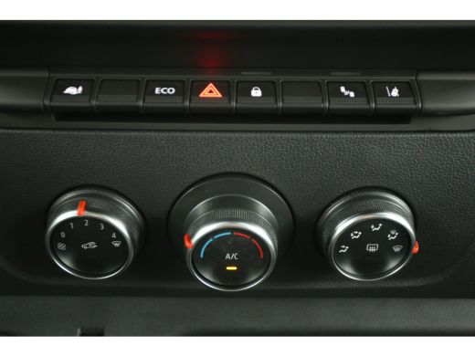 Renault Master T35 2.3 dCi 135 L3H2 NIEUW | BPM VRIJ | Airco Cruise Camera Navigatie PDC 3 Persoons LED Trekhaak ActivLease financial lease
