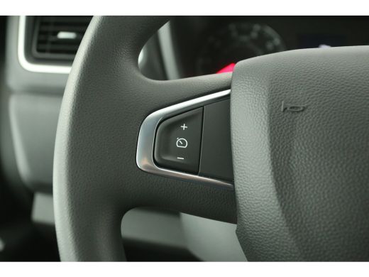 Renault Master T35 2.3 dCi 135 L3H2 NIEUW | BPM VRIJ | Airco Cruise Camera Navigatie PDC 3 Persoons LED Trekhaak ActivLease financial lease