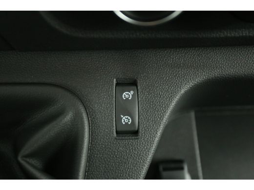 Renault Master T35 2.3 dCi 135 L3H2 NIEUW | BPM VRIJ | Airco Cruise Camera Navigatie PDC 3 Persoons LED Trekhaak ActivLease financial lease