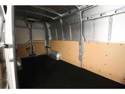 Renault Master T35 2.3 dCi 135 L3H2 NIEUW | BPM VRIJ | Airco Cruise Camera Navigatie PDC 3 Persoons LED Trekhaak ActivLease financial lease