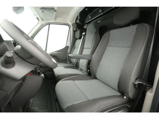 Renault Master T35 2.3 dCi 135 L3H2 NIEUW | BPM VRIJ | Airco Cruise Camera Navigatie PDC 3 Persoons LED Trekhaak ActivLease financial lease