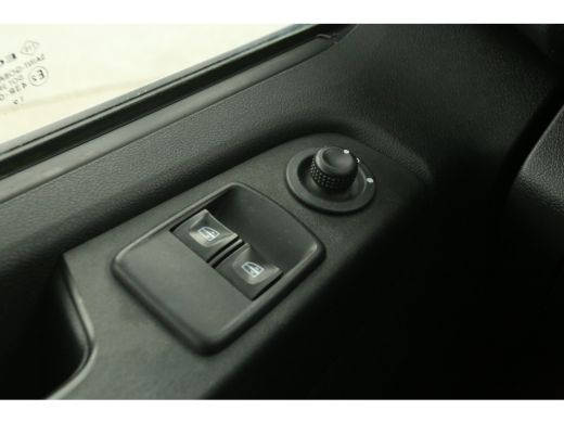 Renault Trafic 2.0 dCi T29 L1H1 146PK Automaat Airco Camera PDC LED 3 Persoons Elektrpakket ActivLease financial lease