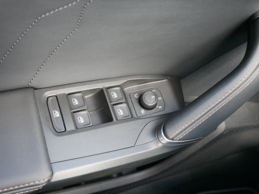 Seat Formentor CUPRA  1.4 e-hybrid  VZ 245PK | Achteruitrijcamera | Lichtmetalen velgen 19" | Wegklapbare trekhaak ActivLease financial lease
