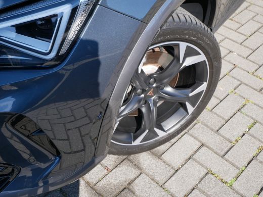 Seat Formentor CUPRA  1.4 e-hybrid  VZ 245PK | Achteruitrijcamera | Lichtmetalen velgen 19" | Wegklapbare trekhaak ActivLease financial lease