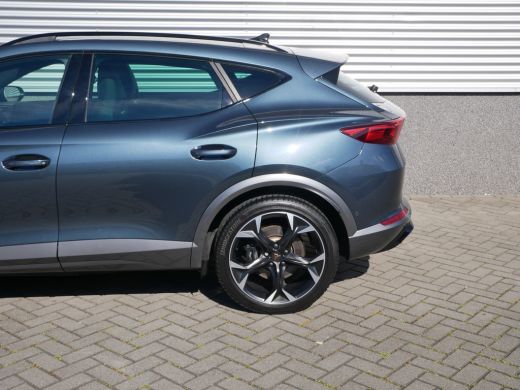 Seat Formentor CUPRA  1.4 e-hybrid  VZ 245PK | Achteruitrijcamera | Lichtmetalen velgen 19" | Wegklapbare trekhaak ActivLease financial lease