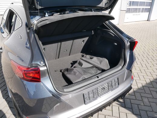 Seat Formentor CUPRA  1.4 e-hybrid  VZ 245PK | Achteruitrijcamera | Lichtmetalen velgen 19" | Wegklapbare trekhaak ActivLease financial lease