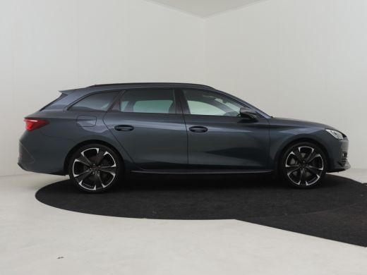Seat Leon Sportstourer 1.4 e-Hybrid 245pk PHEV VZ Performance | Trekhaak | Adaptief cruise control | Park assist | Camer... ActivLease financial lease