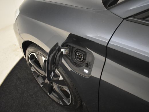 Seat Leon Sportstourer 1.4 e-Hybrid 245pk PHEV VZ Performance | Trekhaak | Adaptief cruise control | Park assist | Camer... ActivLease financial lease