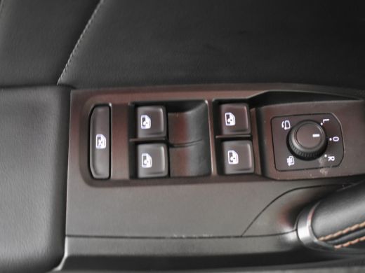 Seat Leon Sportstourer 1.4 e-Hybrid 245pk PHEV VZ Performance | Trekhaak | Adaptief cruise control | Park assist | Camer... ActivLease financial lease
