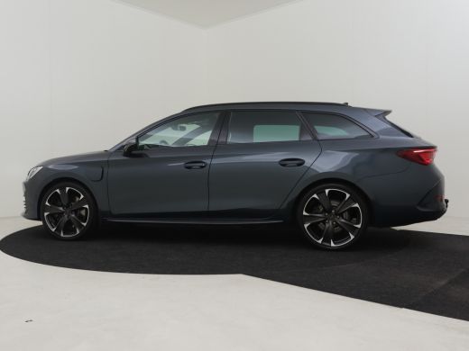Seat Leon Sportstourer 1.4 e-Hybrid 245pk PHEV VZ Performance | Trekhaak | Adaptief cruise control | Park assist | Camer... ActivLease financial lease