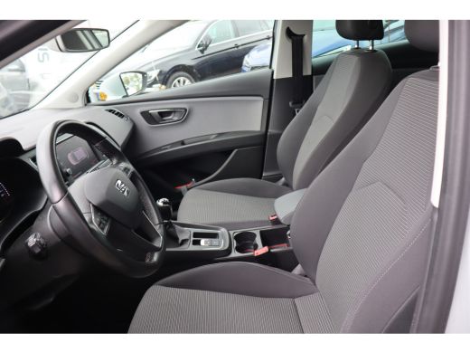 Seat León ST 1.0 TSI Style Ultimate Edition | Stoelverwarming | Trekhaak | Full-Link | Parkeersensoren | ActivLease financial lease