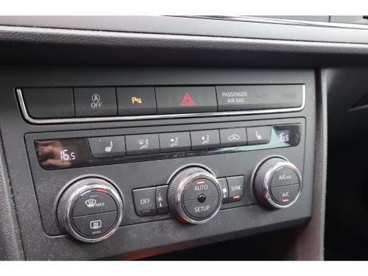 Seat León ST 1.0 TSI Style Ultimate Edition | Stoelverwarming | Trekhaak | Full-Link | Parkeersensoren | ActivLease financial lease