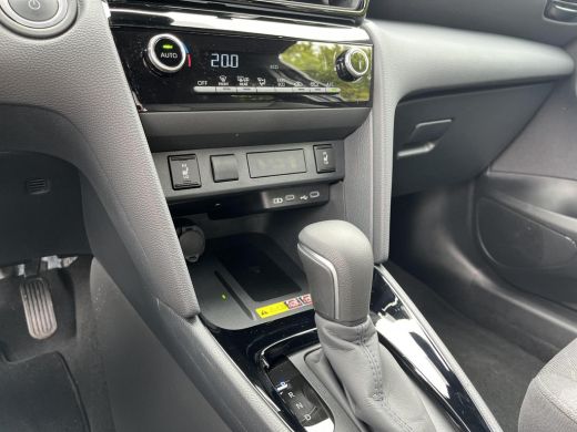 Toyota Yaris Cross 1.5 Hybrid 115 First Edition | Navigatie | Apple CarPlay/Android auto | Stuur en stoelverwarming ActivLease financial lease