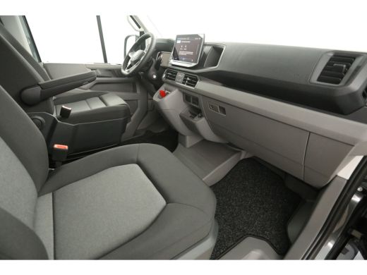 Volkswagen Crafter 2.0 TDI DSG HIGHLINE EXCLUSIVE L3H3 | FACELIFT MODEL | BPM VRIJ | NIEUW 3000KG TREKHAAK VIRTUAL A... ActivLease financial lease