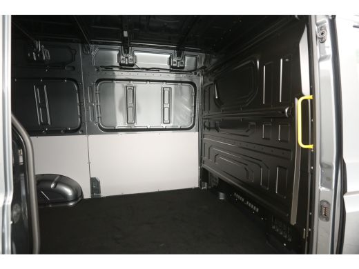 Volkswagen Crafter 2.0 TDI DSG HIGHLINE EXCLUSIVE L3H3 | FACELIFT MODEL | BPM VRIJ | NIEUW 3000KG TREKHAAK VIRTUAL A... ActivLease financial lease