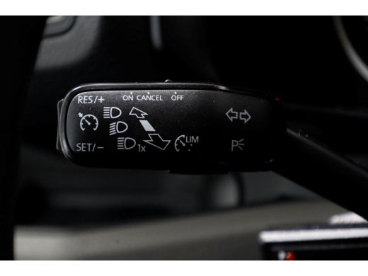 Volkswagen Crafter 35 2.0 TDI 177pk E6 RWD L3H3 (L2H2) Airco/Navi/Camera Trekhaak 3500kg 05-2018 ActivLease financial lease