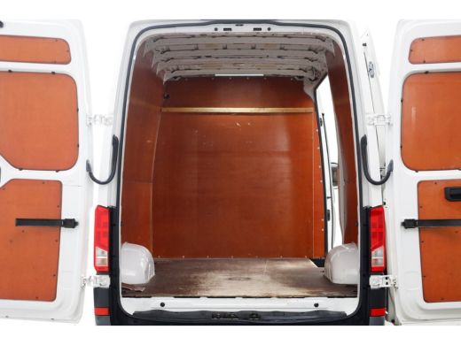 Volkswagen Crafter 35 2.0 TDI 177pk E6 RWD L3H3 (L2H2) Airco/Navi/Camera Trekhaak 3500kg 05-2018 ActivLease financial lease