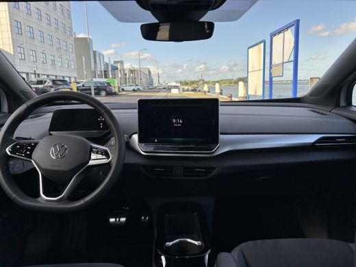 Volkswagen ID.4 Pro Business 77 kWh Black Edition | Nu in de showroom! | Voorstoelen verwarmd | Elektrische achte... ActivLease financial lease