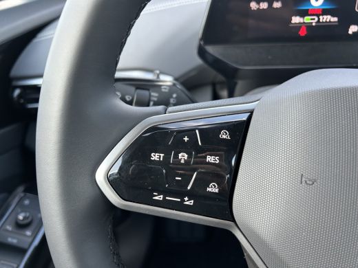 Volkswagen ID.4 Pro Business 77 kWh Black Edition | Nu in de showroom! | Voorstoelen verwarmd | Elektrische achte... ActivLease financial lease