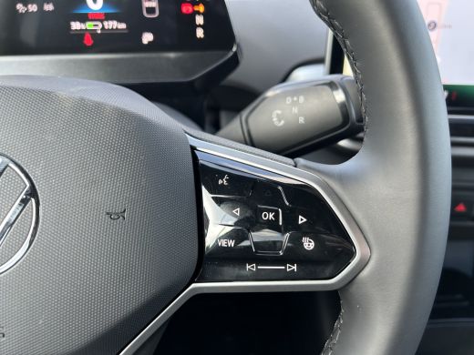 Volkswagen ID.4 Pro Business 77 kWh Black Edition | Nu in de showroom! | Voorstoelen verwarmd | Elektrische achte... ActivLease financial lease