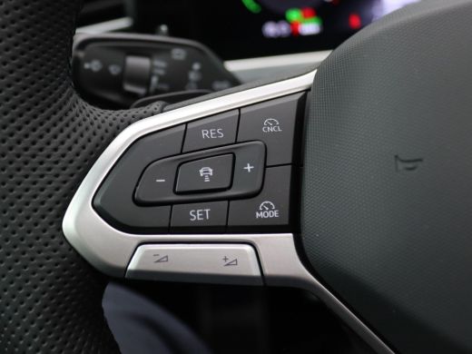 Volkswagen Passat Variant 1.5 eHybrid R-Line Business 272PK DSG matrix led, trekhaak, 360gr. camera, head-up, panor... ActivLease financial lease