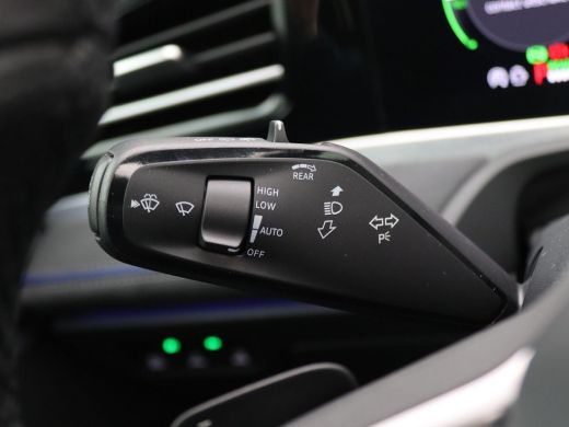 Volkswagen Passat Variant 1.5 eHybrid R-Line Business 272PK DSG matrix led, trekhaak, 360gr. camera, head-up, panor... ActivLease financial lease