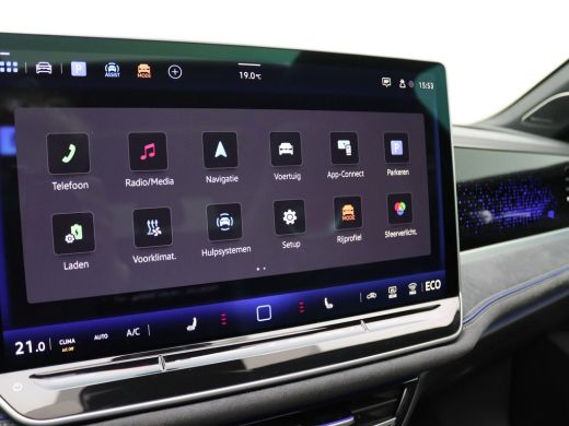 Volkswagen Passat Variant 1.5 eHybrid R-Line Business 272PK DSG matrix led, trekhaak, 360gr. camera, head-up, panor... ActivLease financial lease