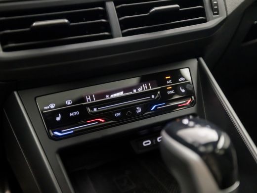 Volkswagen Polo 1.0 TSI R-Line Sport Automaat (SCHUIFDAK, 2X R-LINE, DIGITAL COCKPIT, APPLE CARPLAY, GROOT NAVI, ... ActivLease financial lease