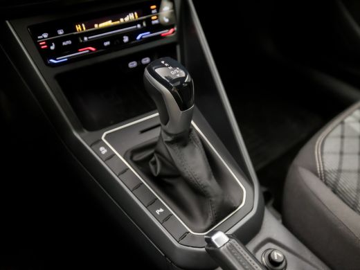 Volkswagen Polo 1.0 TSI R-Line Sport Automaat (SCHUIFDAK, 2X R-LINE, DIGITAL COCKPIT, APPLE CARPLAY, GROOT NAVI, ... ActivLease financial lease