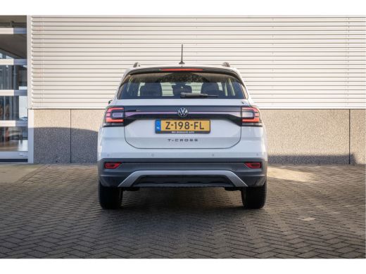Volkswagen T-Cross Volkswagen 1.0 95pk TSI Life |Navigatie| Getint glas| Parkeersensoren v+a | ActivLease financial lease