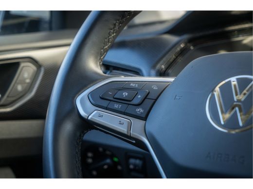 Volkswagen T-Cross Volkswagen 1.0 95pk TSI Life |Navigatie| Getint glas| Parkeersensoren v+a | ActivLease financial lease