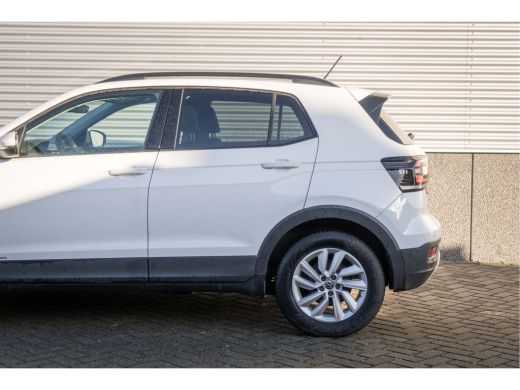 Volkswagen T-Cross Volkswagen 1.0 95pk TSI Life |Navigatie| Getint glas| Parkeersensoren v+a | ActivLease financial lease