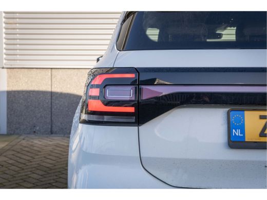 Volkswagen T-Cross Volkswagen 1.0 95pk TSI Life |Navigatie| Getint glas| Parkeersensoren v+a | ActivLease financial lease