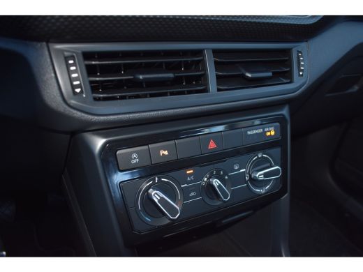 Volkswagen T-Cross 1.0 TSI 95PK Life | NAVI BY APP | PDC V+A | AIRCO | ELEKTR. PAKKET | 16 INCH ActivLease financial lease