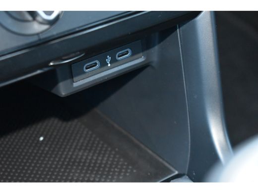 Volkswagen T-Cross 1.0 TSI 95PK Life | NAVI BY APP | PDC V+A | AIRCO | ELEKTR. PAKKET | 16 INCH ActivLease financial lease