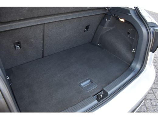 Volkswagen T-Cross 1.0 TSI 95PK Life | NAVI BY APP | PDC V+A | AIRCO | ELEKTR. PAKKET | 16 INCH ActivLease financial lease