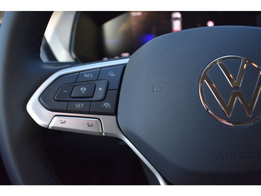 Volkswagen T-Cross Volkswagen Life Edition | 'App-Connect' draadloze smartphone integratie | Achterlichten LED | Afs... ActivLease financial lease
