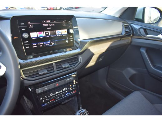 Volkswagen T-Cross Volkswagen Life Edition | 'App-Connect' draadloze smartphone integratie | Achterlichten LED | Afs... ActivLease financial lease