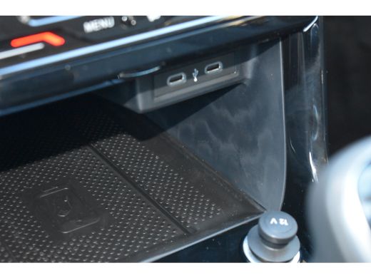 Volkswagen T-Cross Volkswagen Life Edition | 'App-Connect' draadloze smartphone integratie | Achterlichten LED | Afs... ActivLease financial lease