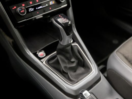 Volkswagen T-Cross 1.0 TSI Sport R Automaat (VIRTUAL COCKPIT, APPLE CARPLAY, GROOT NAVI, CLIMATE, LED KOPLAMPEN, SPO... ActivLease financial lease